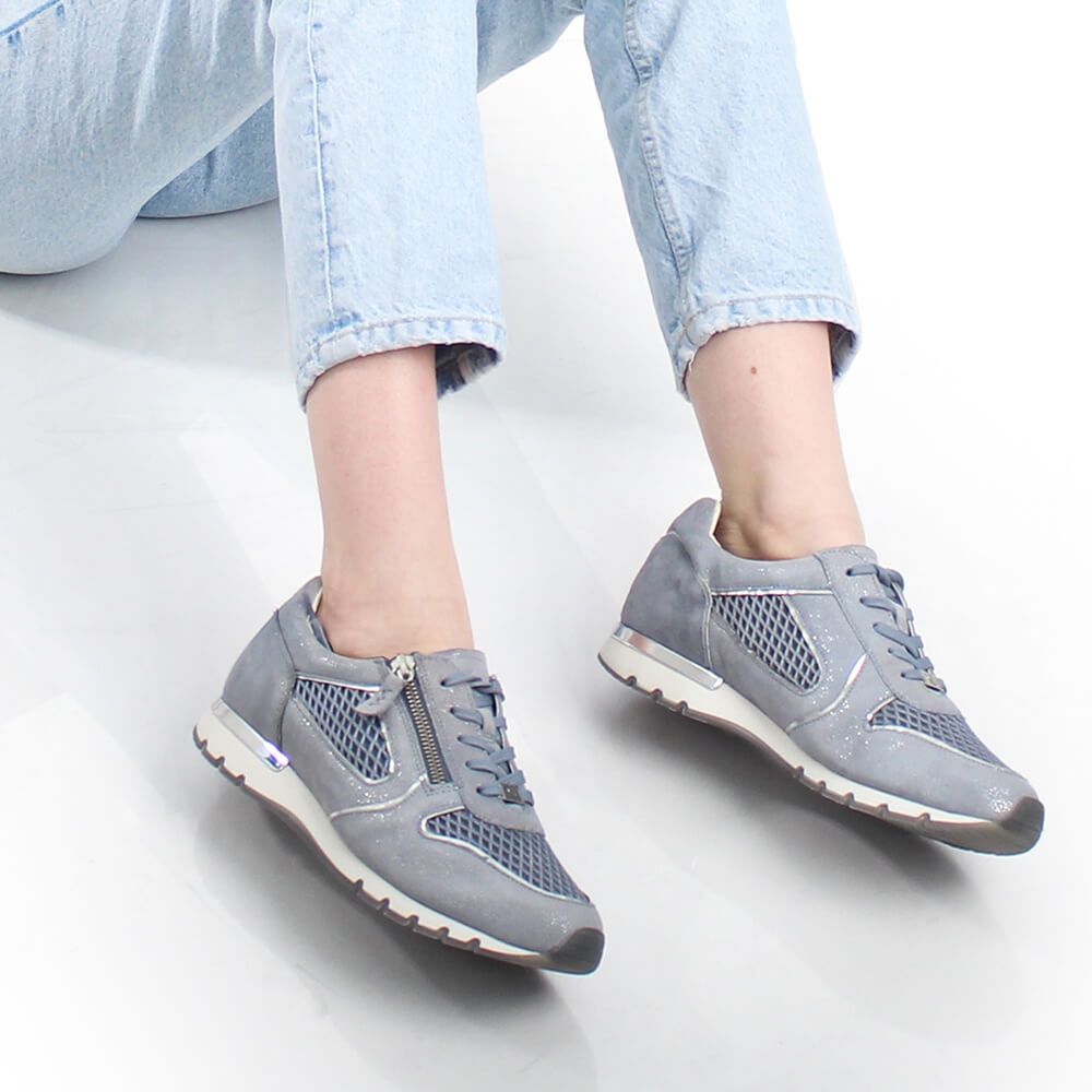 נעלי ספורט רחבות