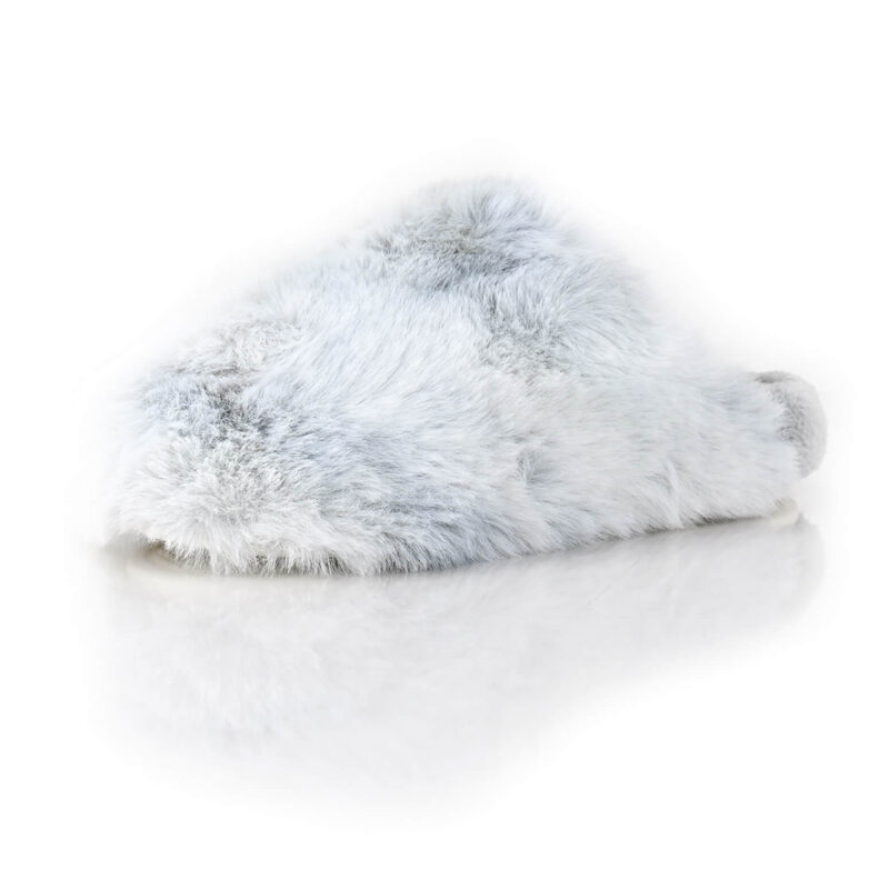 נעלי בית על עננים