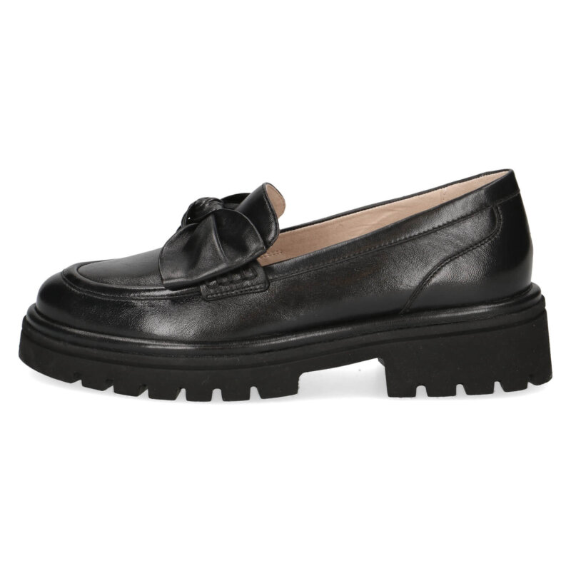 נעלי מוקסין על סוליית טרקטור בצבע שחור
