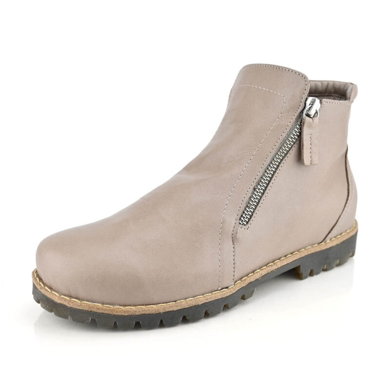 מגפוני NINA בצבע חום בהיר