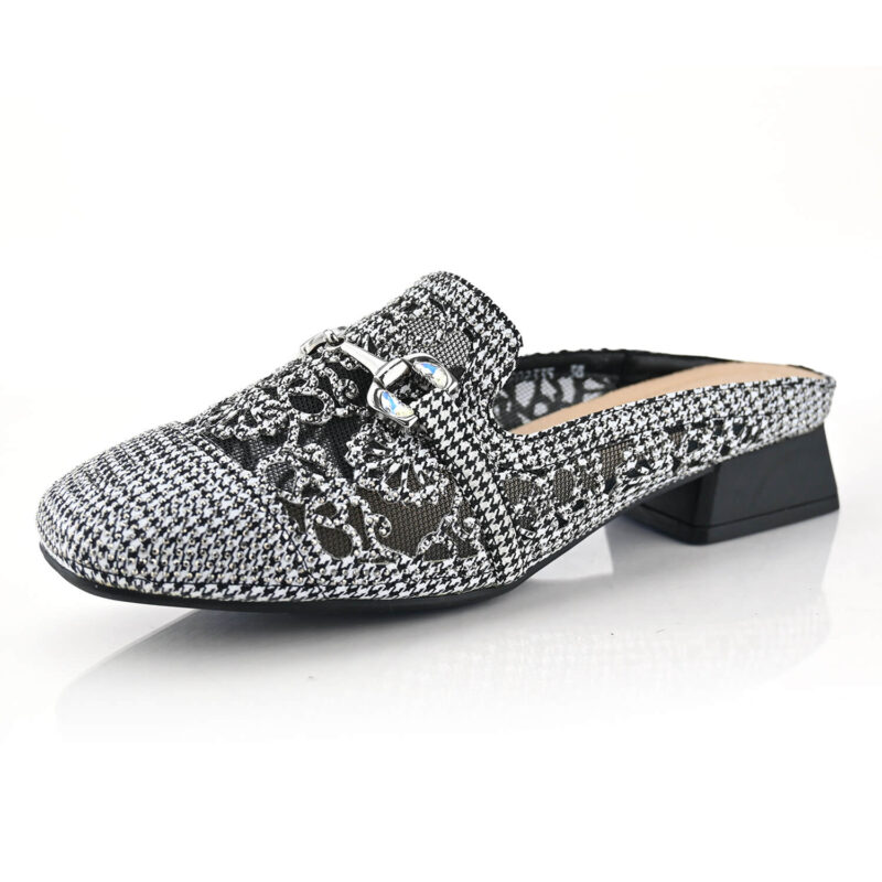 כפכפי Oakridge בצבע שחור ולבן