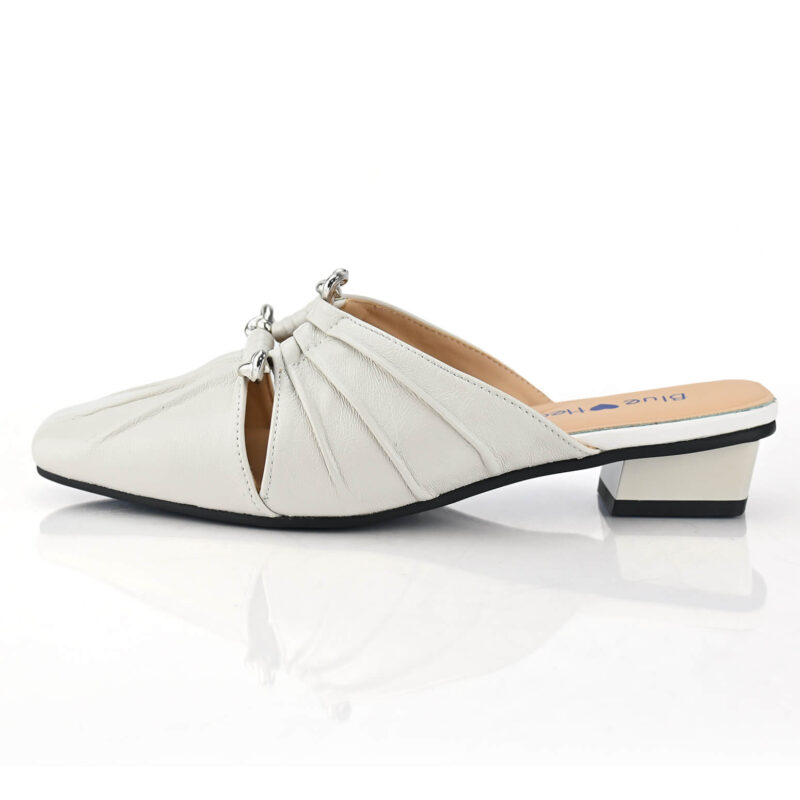 כפכפי Windmere בצבע לבן