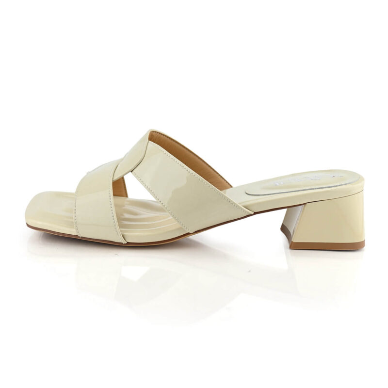 כפכפים Auburn בז' מבריק