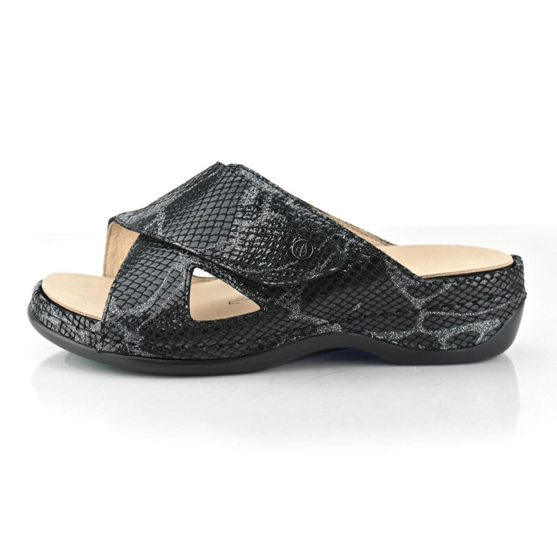 כפכפי Annecy בצבע שחור מנוחש